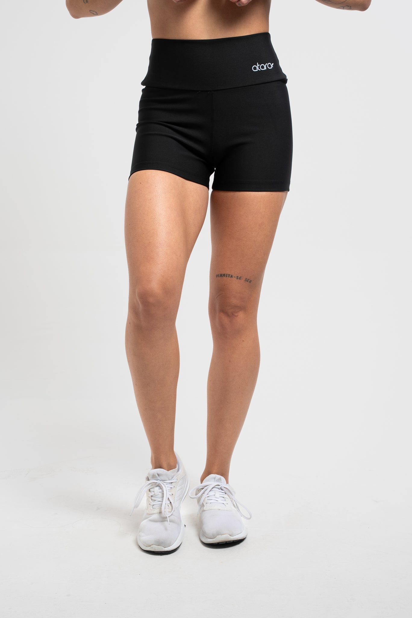 Shorts Preto Liso Básico - atarafitness