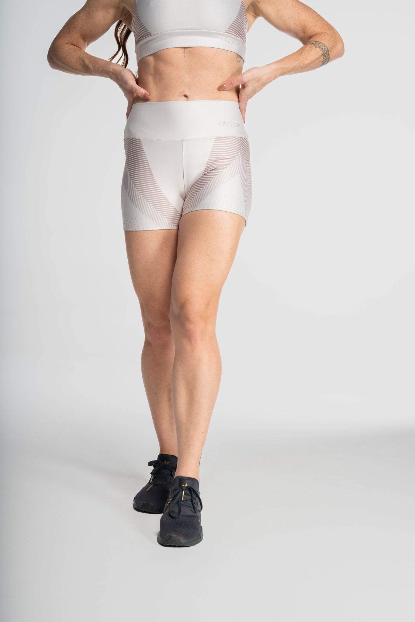 Shorts Tower Dourada - atarafitness