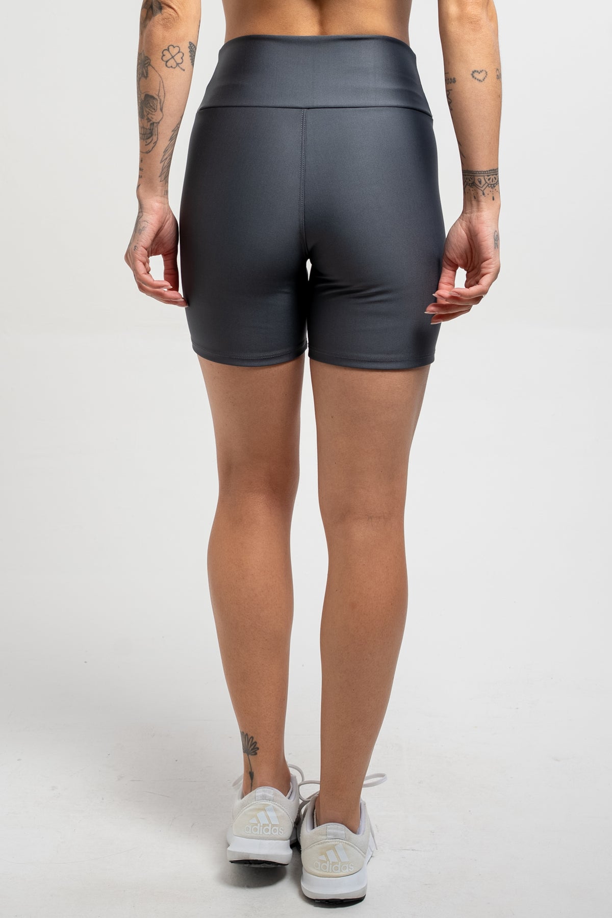 Bermuda Básica Lisa Chumbo - atarafitness