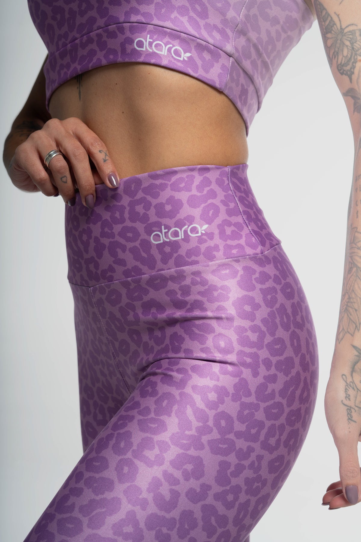 Legging Estampa Localizada Onça Roxa - atarafitness