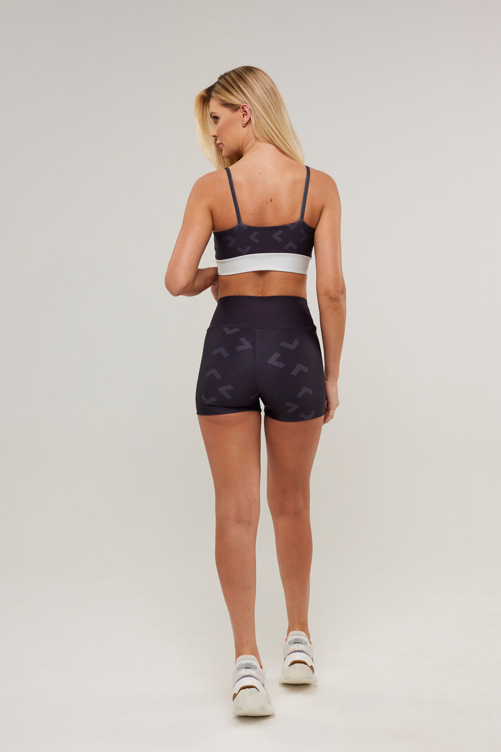 Shorts Curto Geometrico Preto - atarafitness