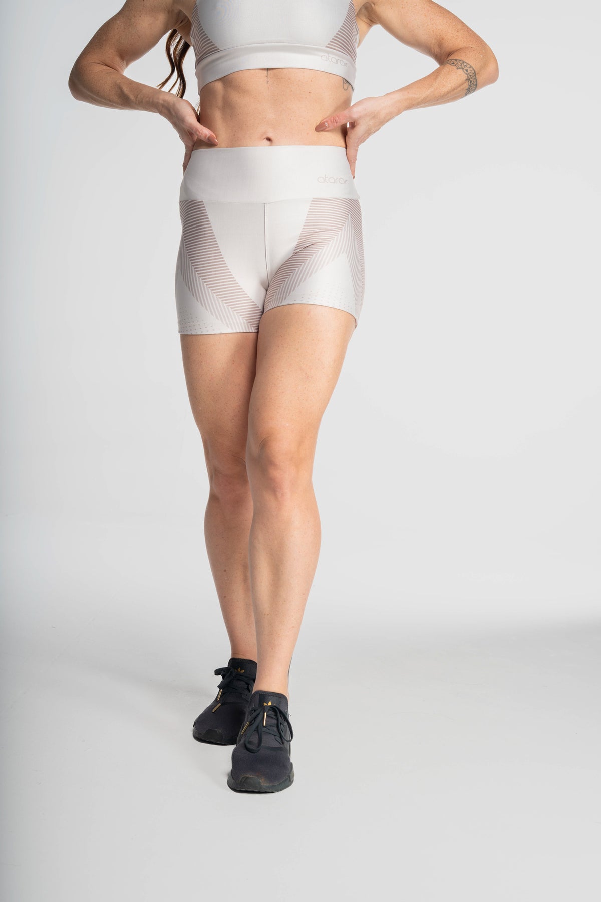 Shorts Tower Dourada - atarafitness